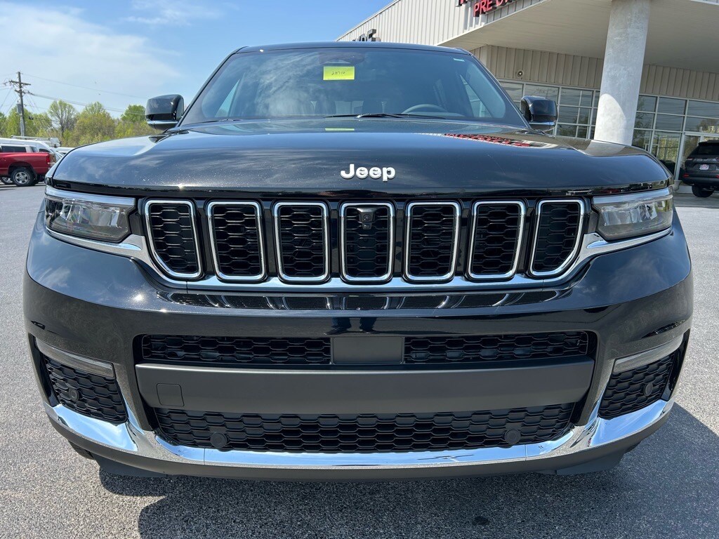 2025 Jeep Grand Cherokee L photo 2