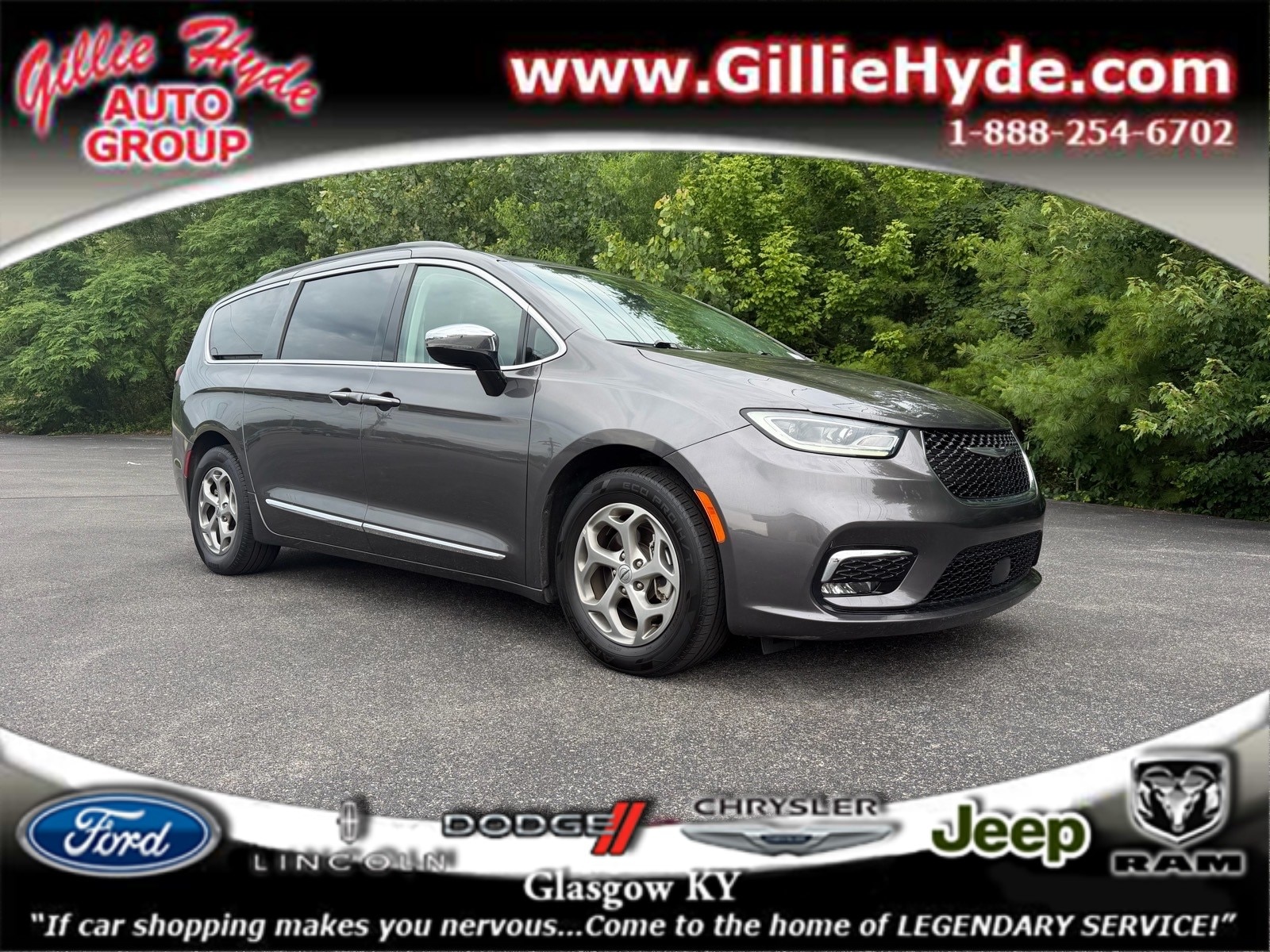 2023 Chrysler Pacifica Limited's photo