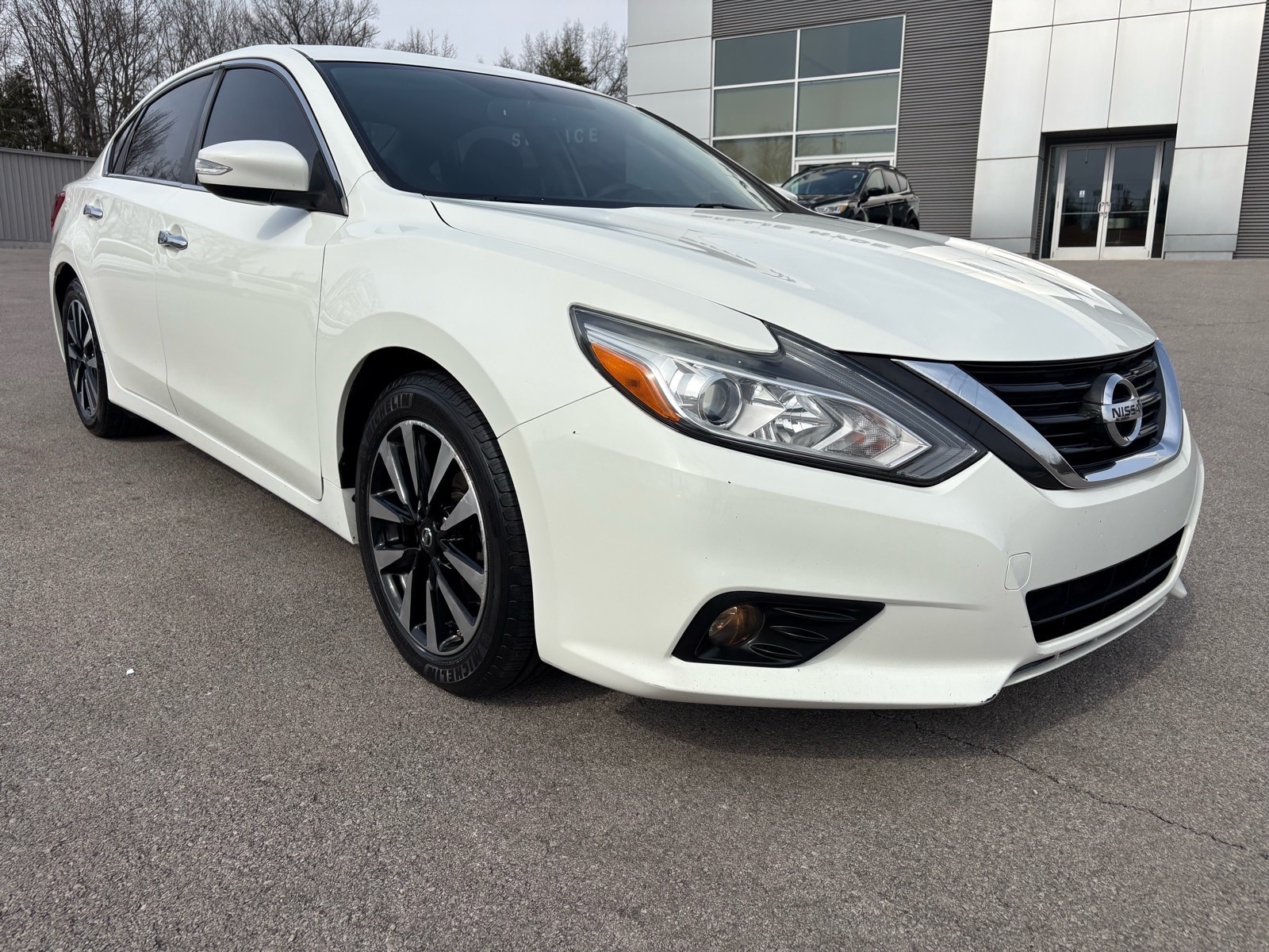 Used 2018 Nissan Altima SL with VIN 1N4AL3AP4JC151521 for sale in Glasgow, KY