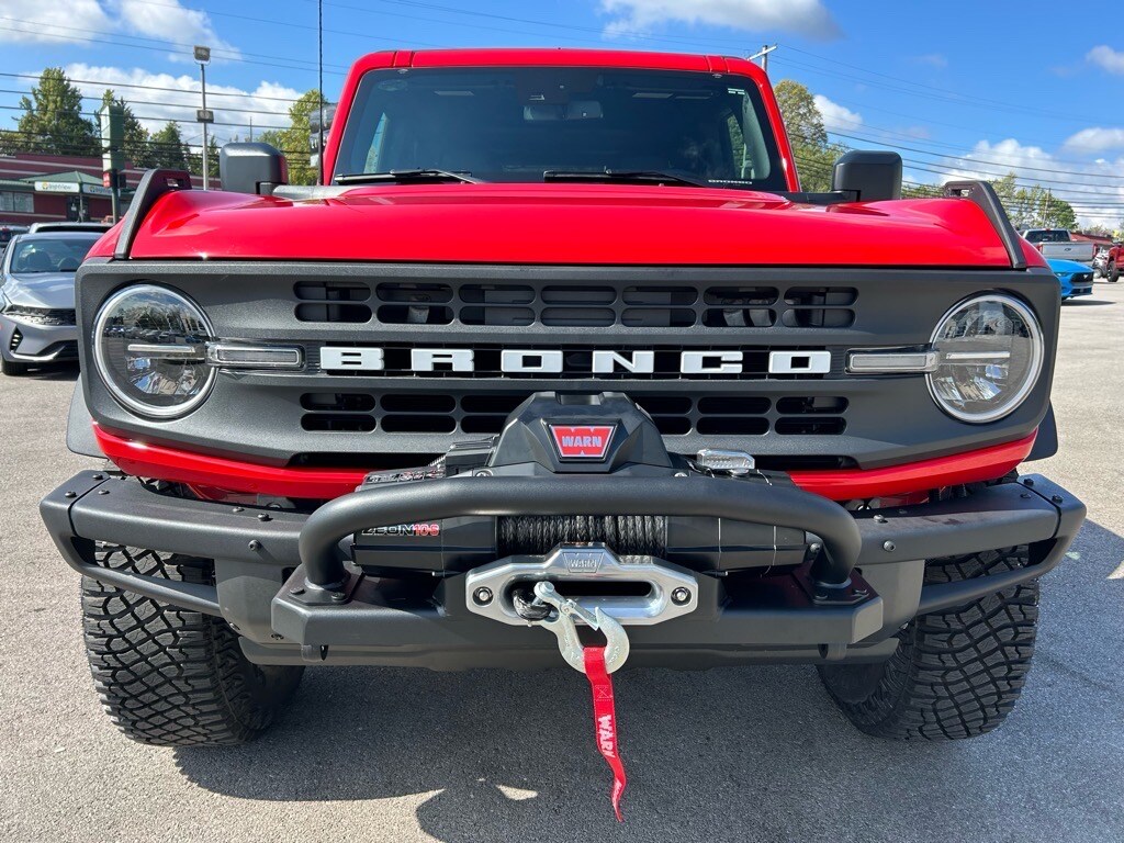 2024 Ford Bronco Black Diamond photo 2