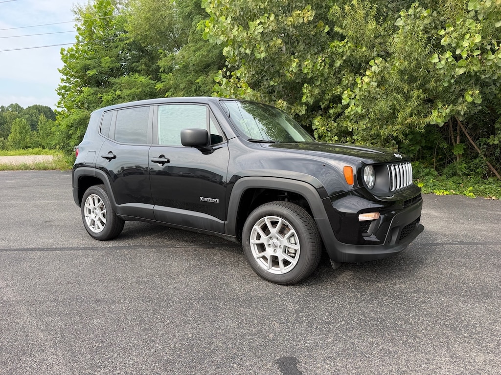Used 2023 Jeep Renegade Latitude SUV