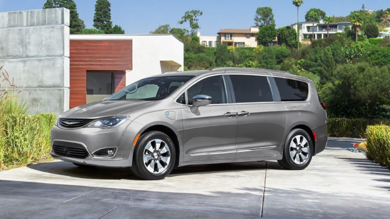 2019 Chrysler Pacifica Hybrid at Gillie Hyde Glasgow, KY.png