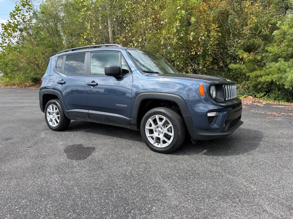 Used 2022 Jeep Renegade Latitude SUV