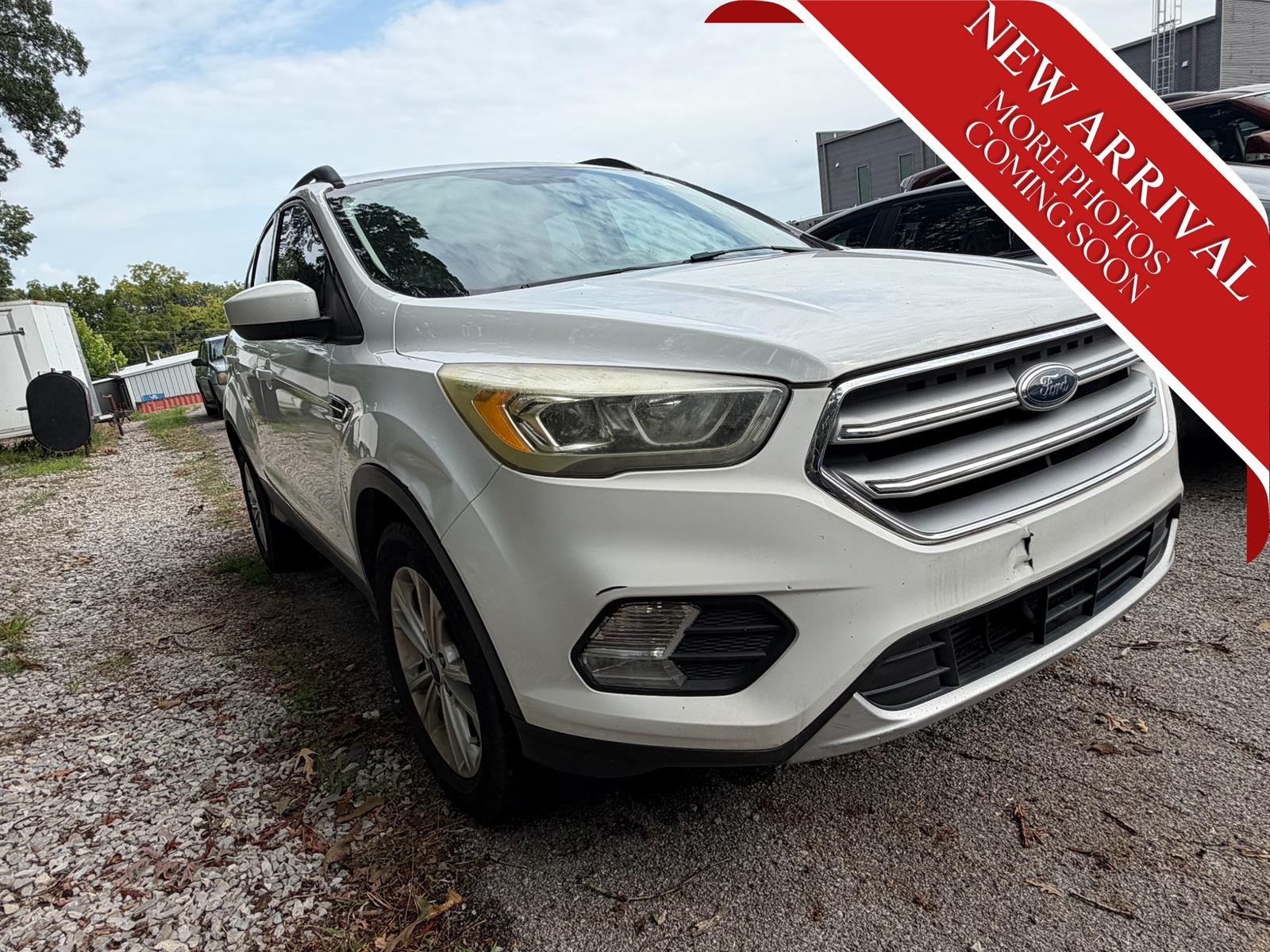 Used 2017 Ford Escape SE with VIN 1FMCU9G94HUD44098 for sale in Glasgow, KY
