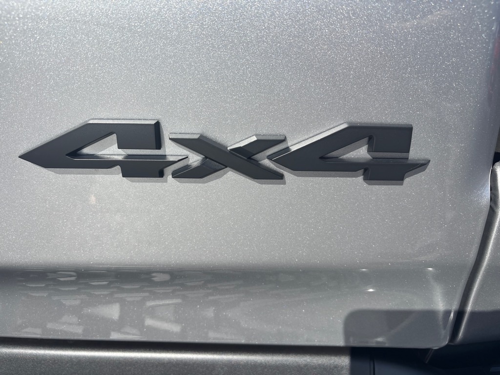 New 2026 Ram 1500 WARLOCK CREW CAB 4X4 5'7 BOX Pickup