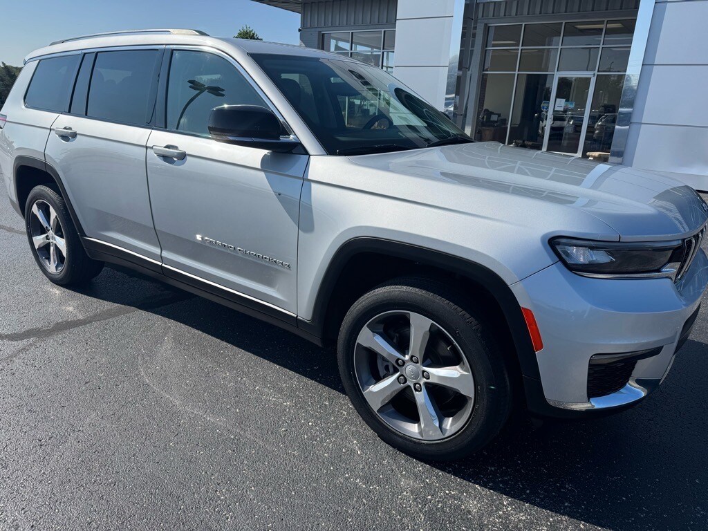 2021 Jeep Grand Cherokee Limited photo 2