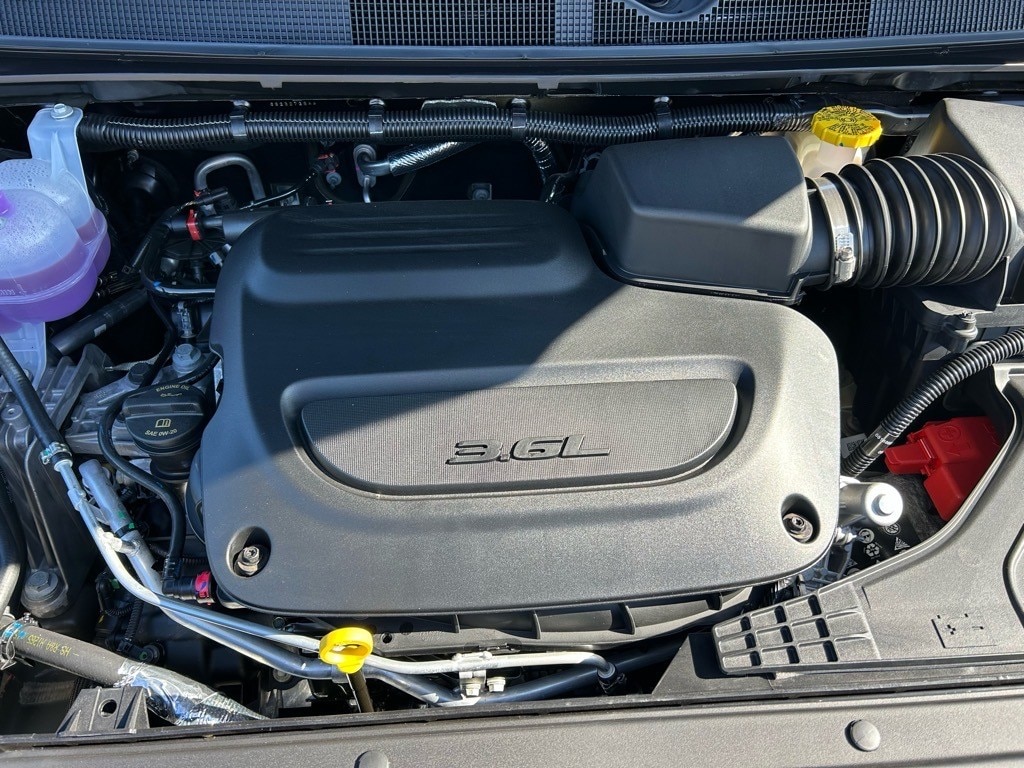 2025 Chrysler Voyager LX - Photo 43