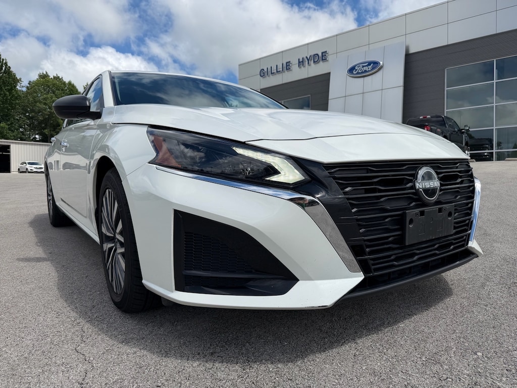 Used 2024 Nissan Altima 2.5 SV Sedan