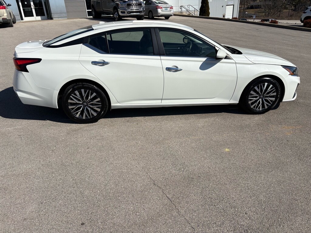 Used 2023 Nissan Altima 2.5 SV Sedan