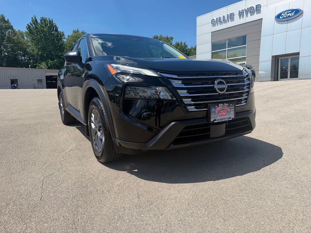 Used 2024 Nissan Rogue S SUV