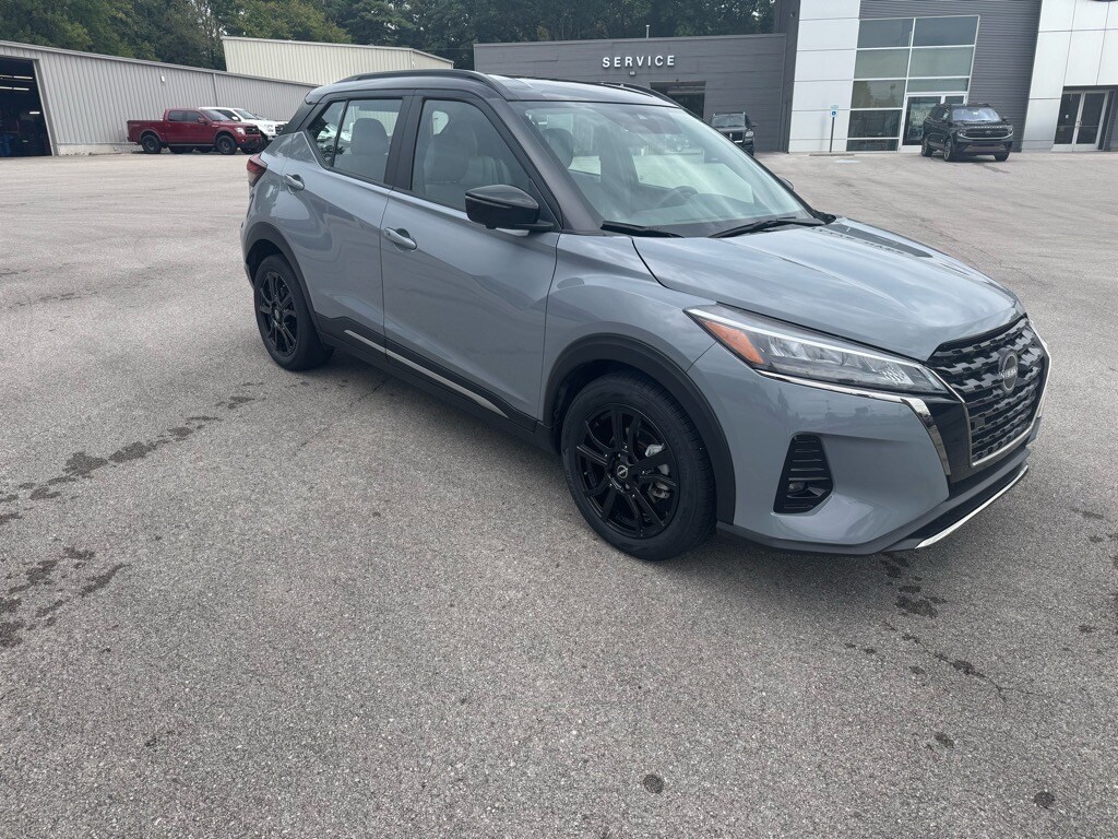 Used 2023 Nissan Kicks SR SUV