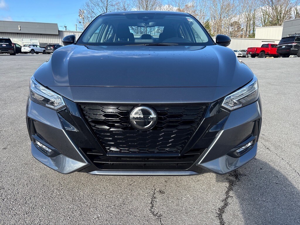 2023 Nissan Sentra SR photo 3