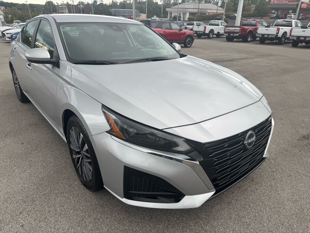 2023 Nissan Altima 2.5 SV photo 3