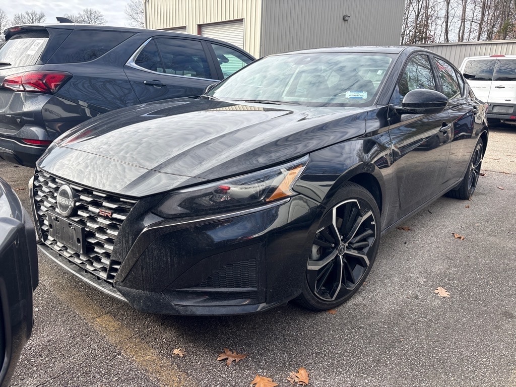 2023 Nissan Altima SR