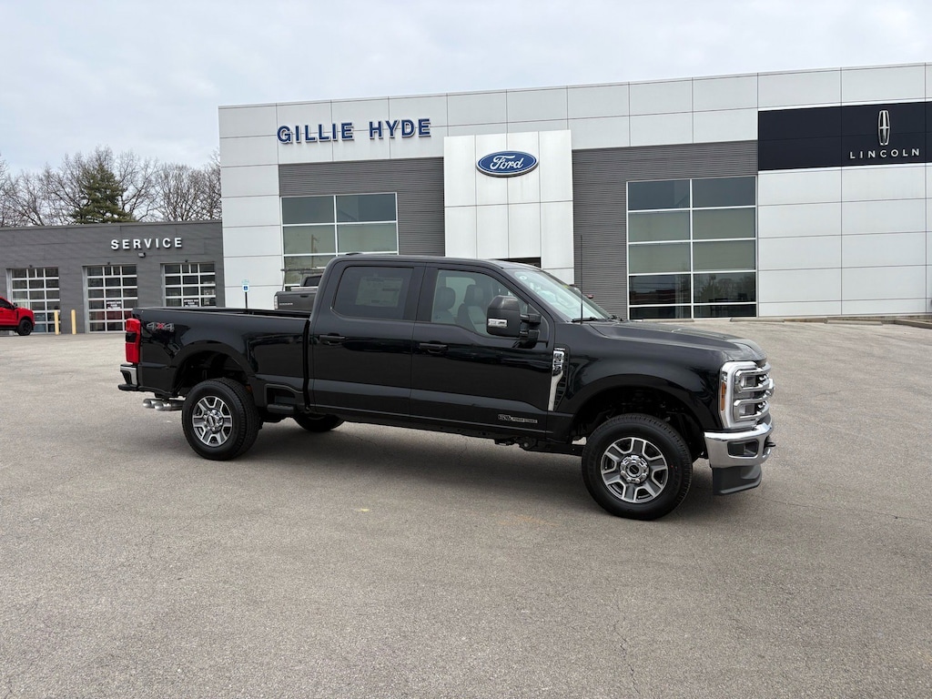 New 2026 Ford F-250 LARIAT Truck Crew Cab