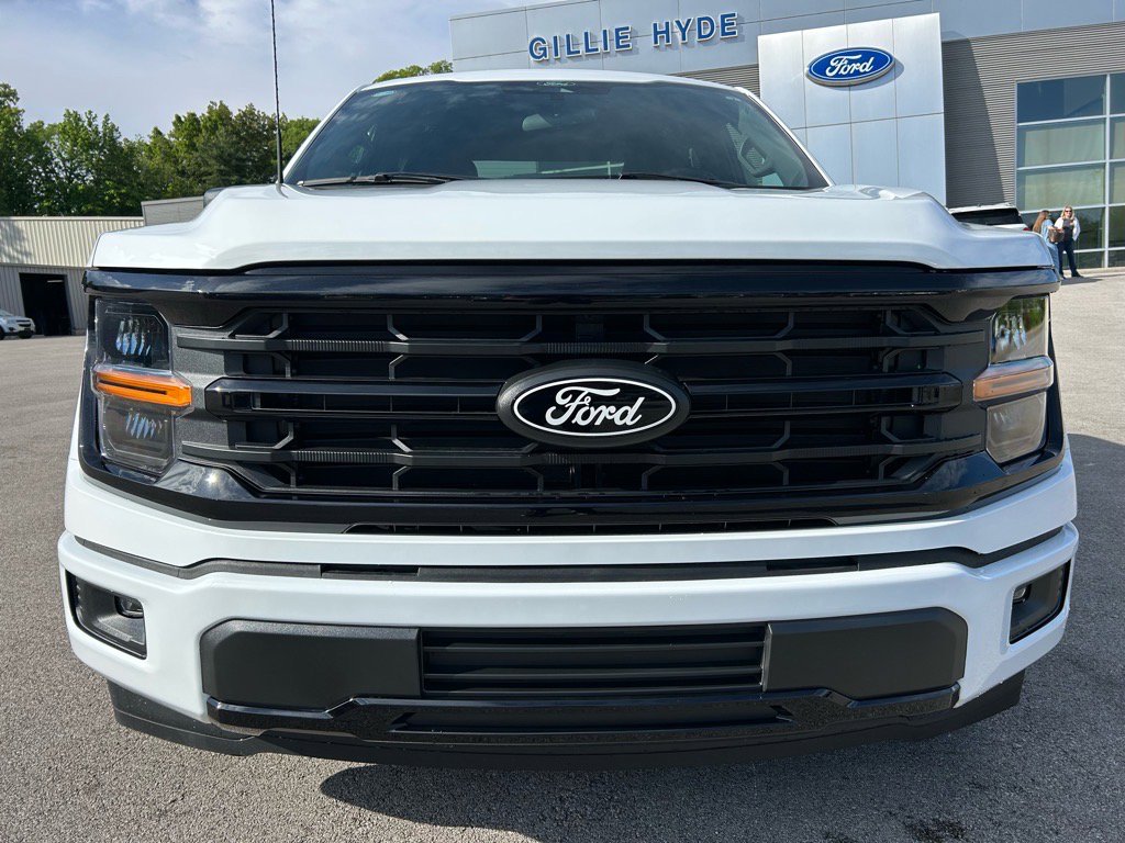 2025 Ford F-150 XLT photo 2