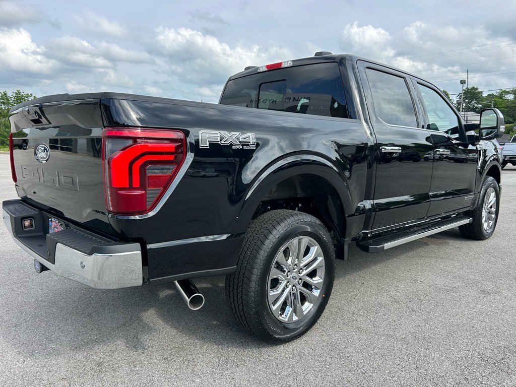 2025 Ford F-150 Lariat FX4 photo 4