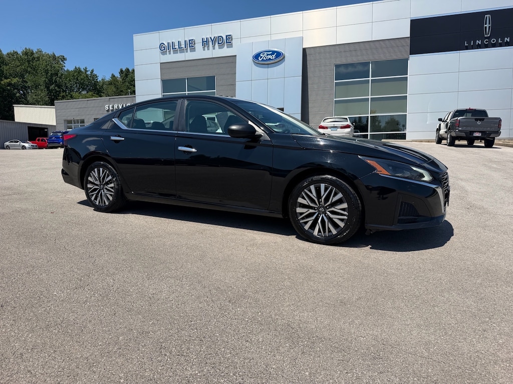 Used 2024 Nissan Altima 2.5 SV Sedan