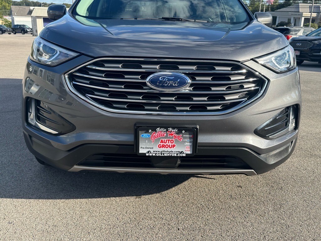 2021 Ford Edge SEL photo 3