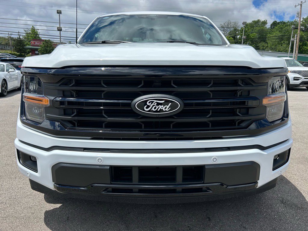 2025 Ford F-150 XLT photo 2