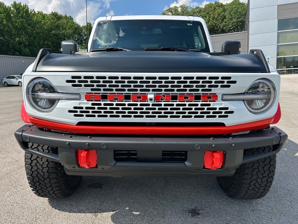 2025 Ford Bronco First Edition photo 2