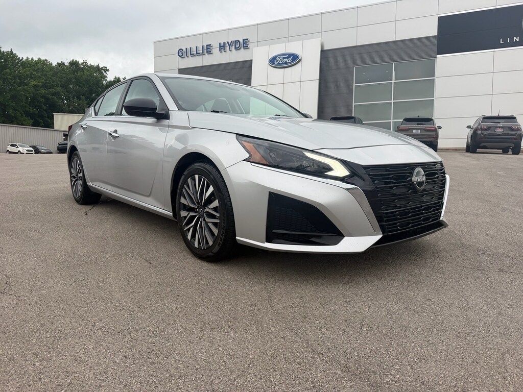 Used 2024 Nissan Altima 2.5 SV Sedan