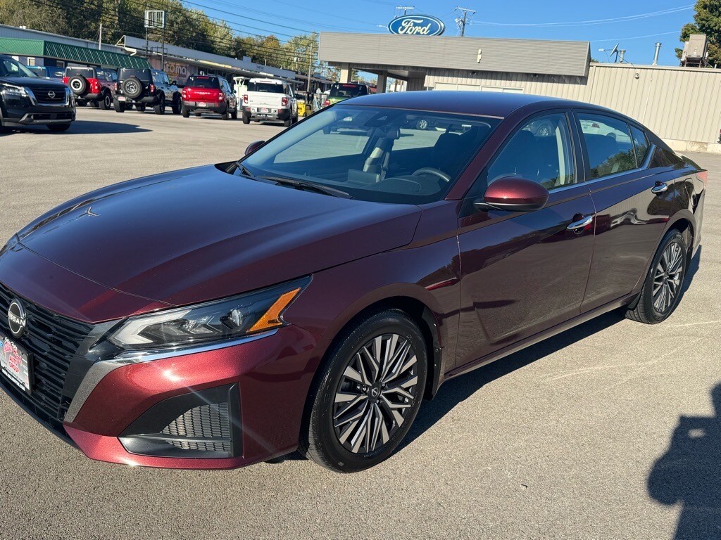 2023 Nissan Altima 2.5 SV photo 3