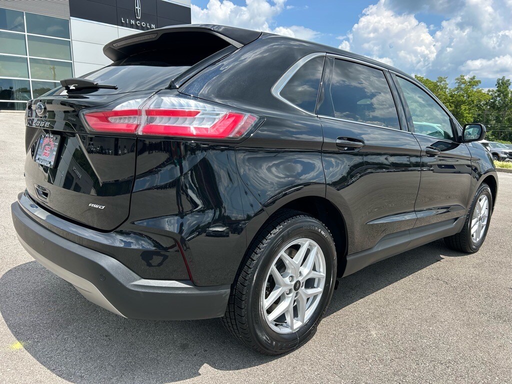 2023 Ford Edge SEL photo 4
