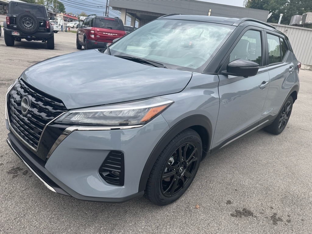 Used 2023 Nissan Kicks SR SUV