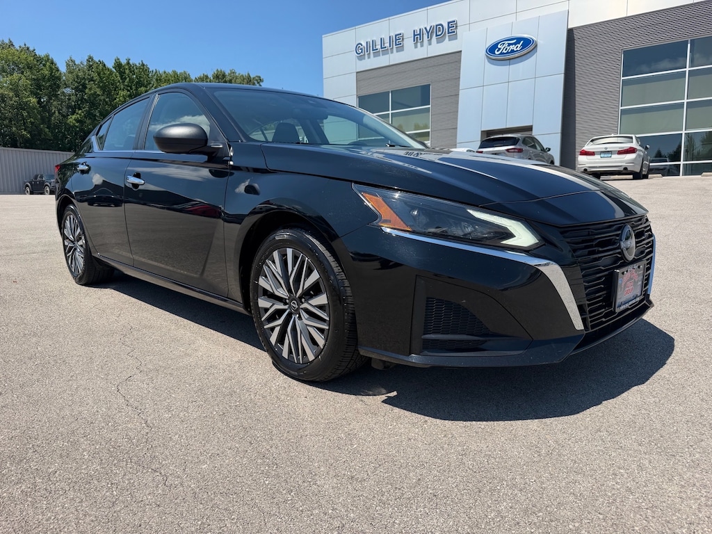 Used 2024 Nissan Altima 2.5 SV Sedan