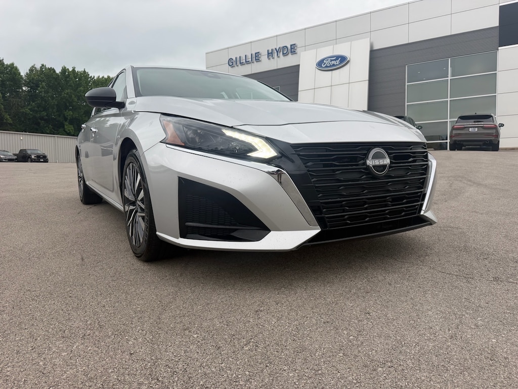 Used 2024 Nissan Altima 2.5 SV Sedan