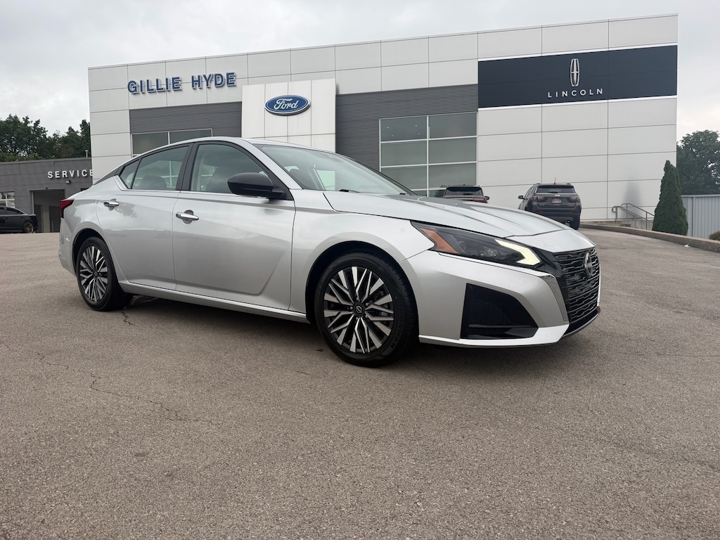 Used 2024 Nissan Altima 2.5 SV Sedan