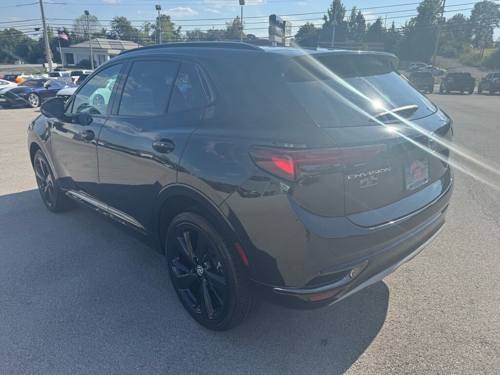 2023 Buick Envision Preferred photo 3