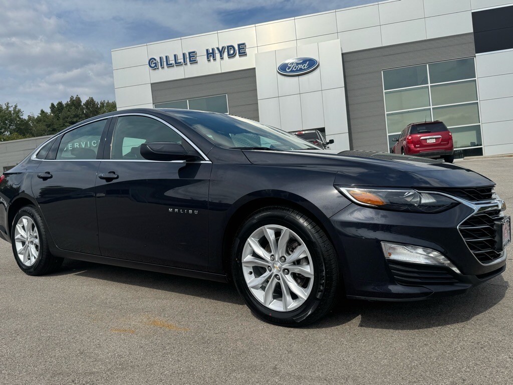2023 Chevrolet Malibu 1LT photo 2