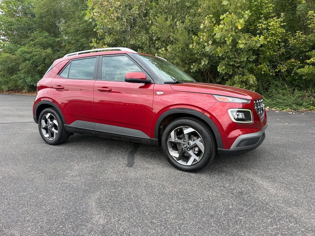 Used 2024 Hyundai Venue Limited SUV