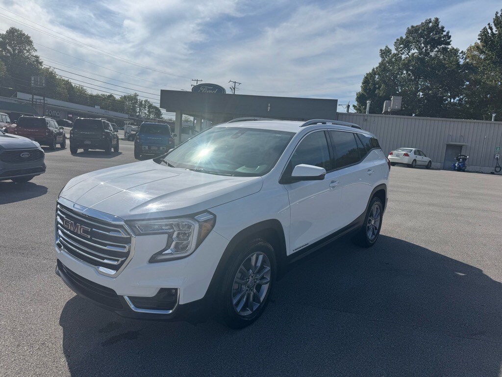 2023 Gmc Terrain SLT photo 2