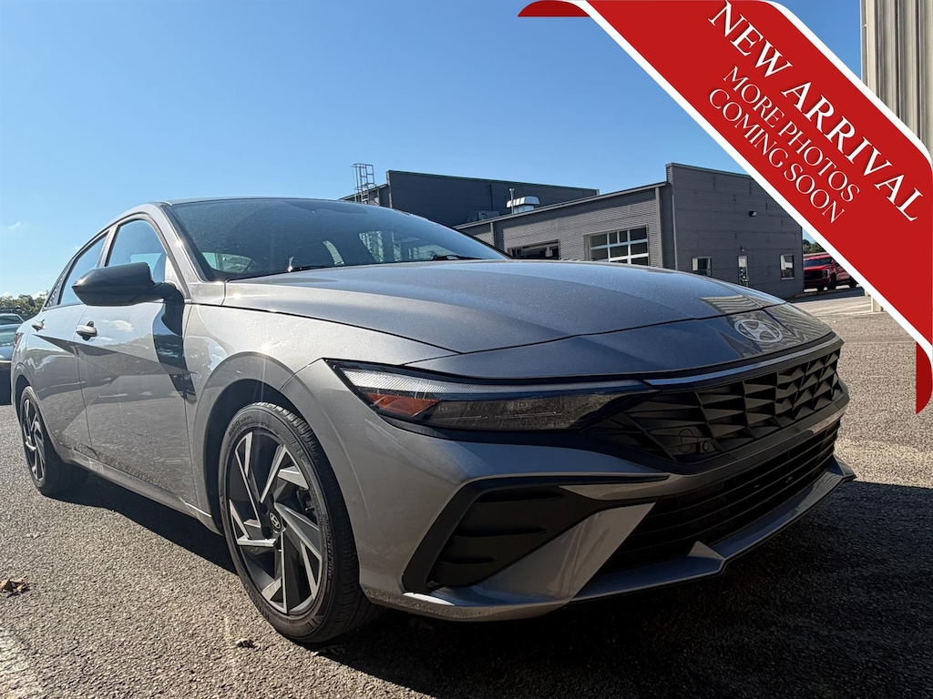 Used 2025 Hyundai Elantra SEL Sport Sedan