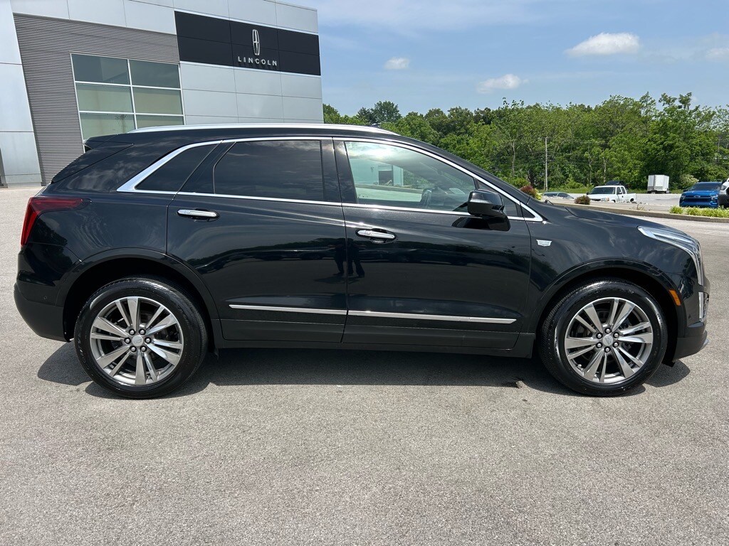 2021 Cadillac XT5 Platinum Premium Luxury photo 3