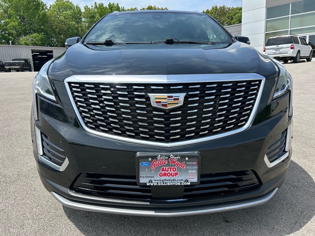 2021 Cadillac XT5 Platinum Premium Luxury photo 2