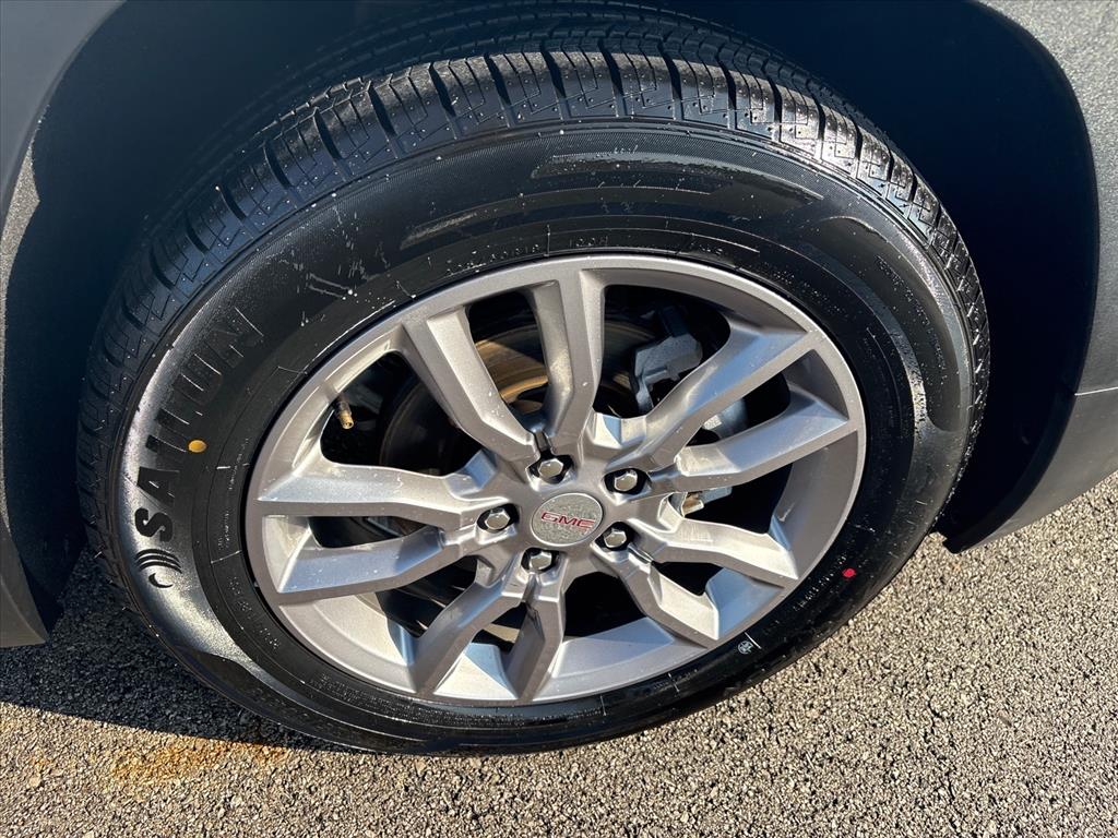 2024 GMC Terrain SLT's photo