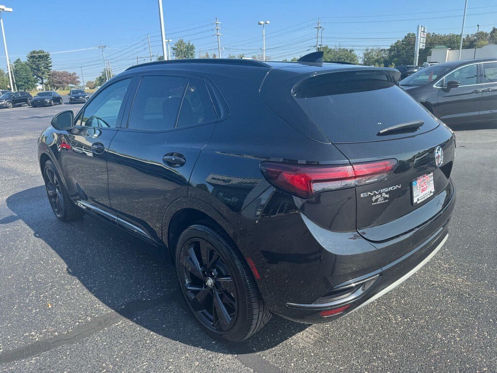 2023 Buick Envision Preferred photo 2