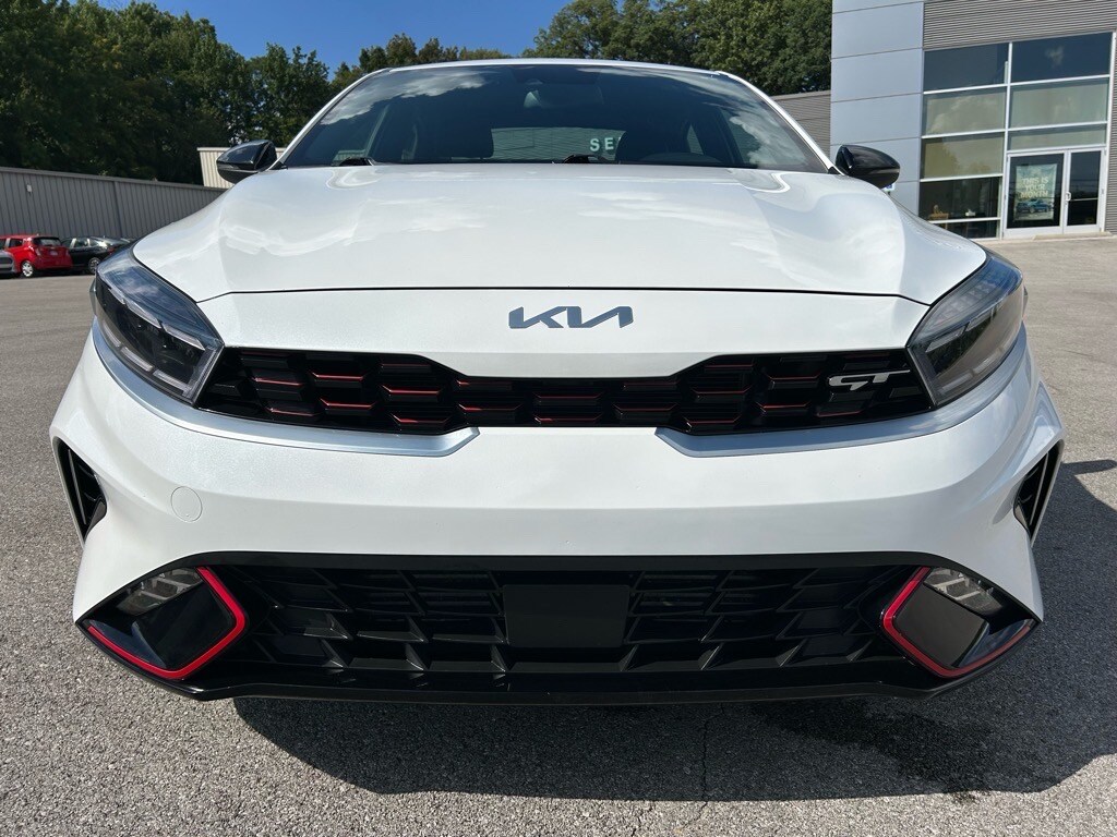 2023 Kia Forte GT photo 2