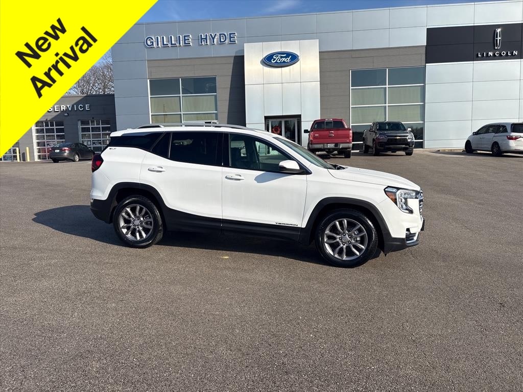 2024 GMC Terrain SLT's photo