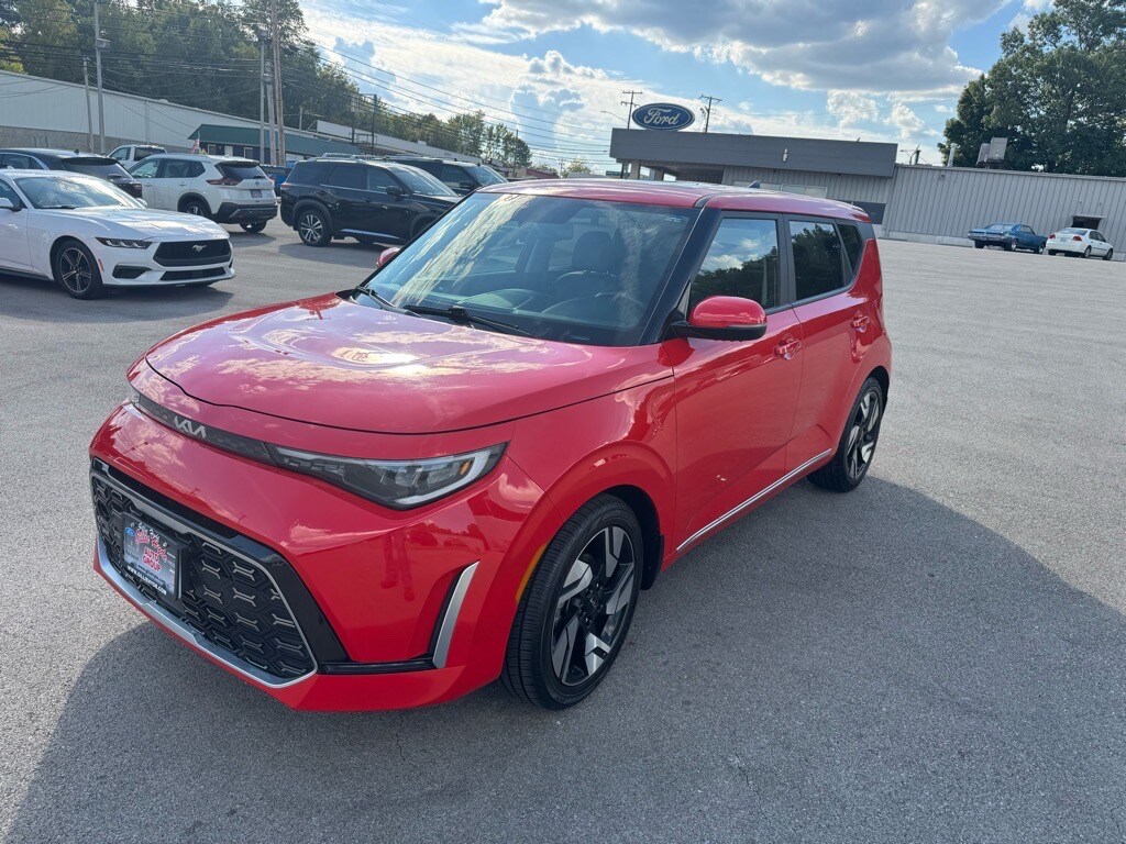 2023 Kia Soul GT-Line photo 4