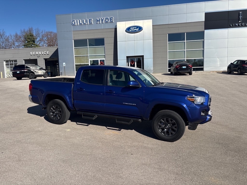 2023 Toyota Tacoma SR5's photo