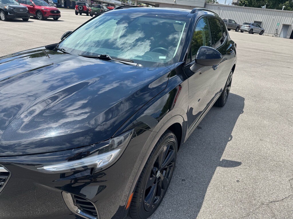 2023 Buick Envision Essence photo 3