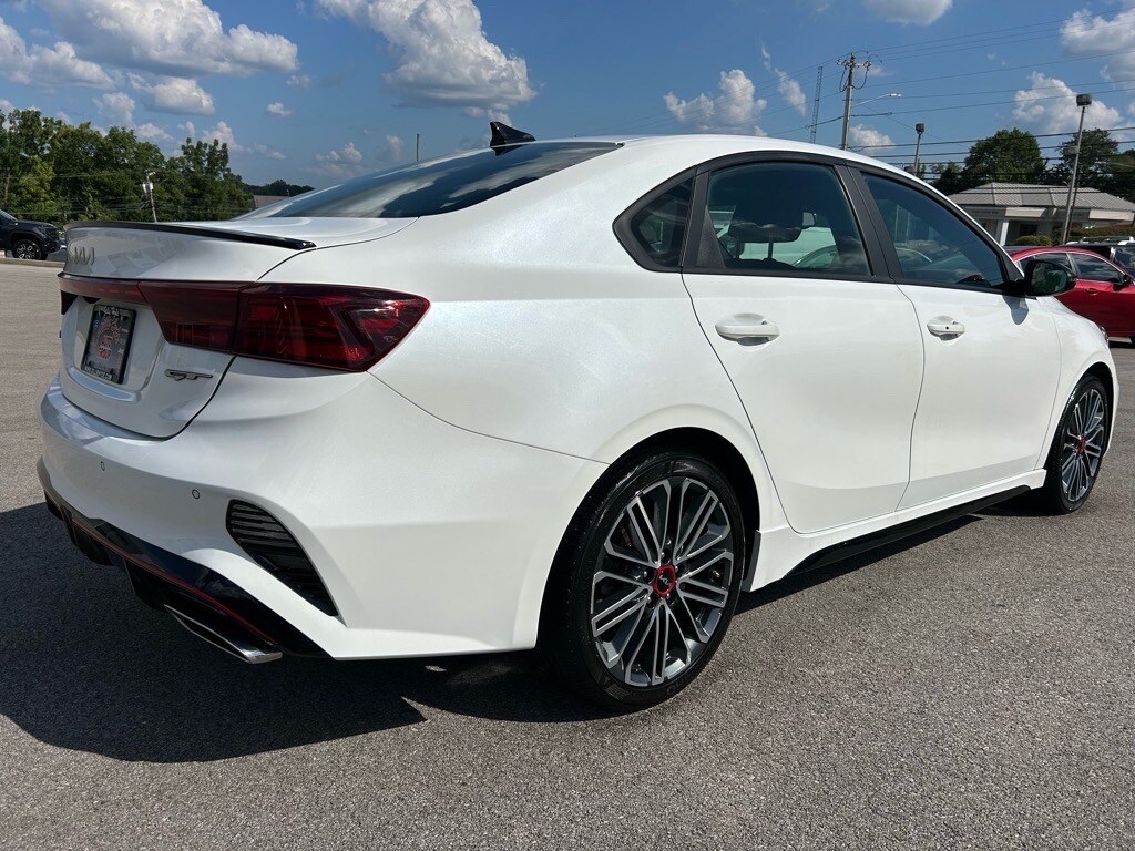 2023 Kia Forte GT photo 4