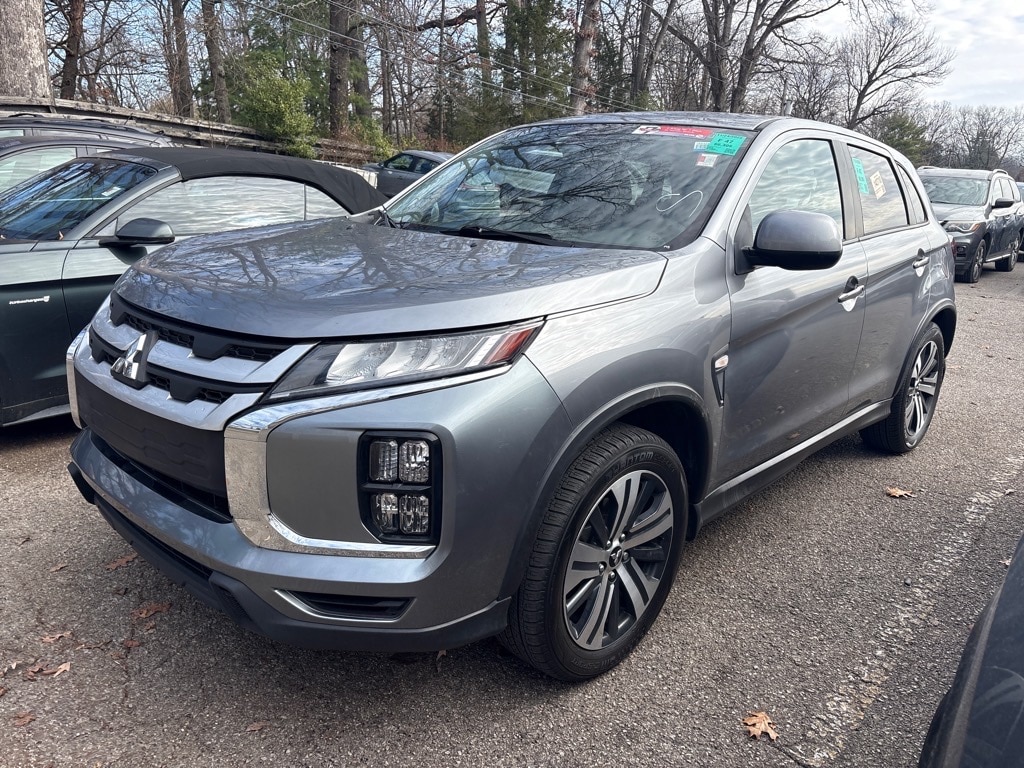 2023 Mitsubishi Outlander Sport ES's photo