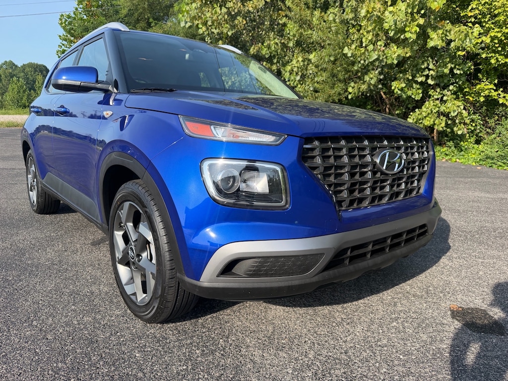 Used 2024 Hyundai Venue SEL SUV