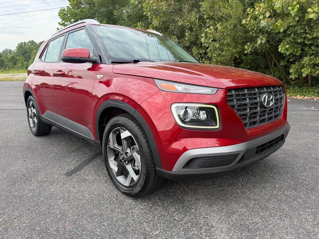 Used 2024 Hyundai Venue Limited SUV